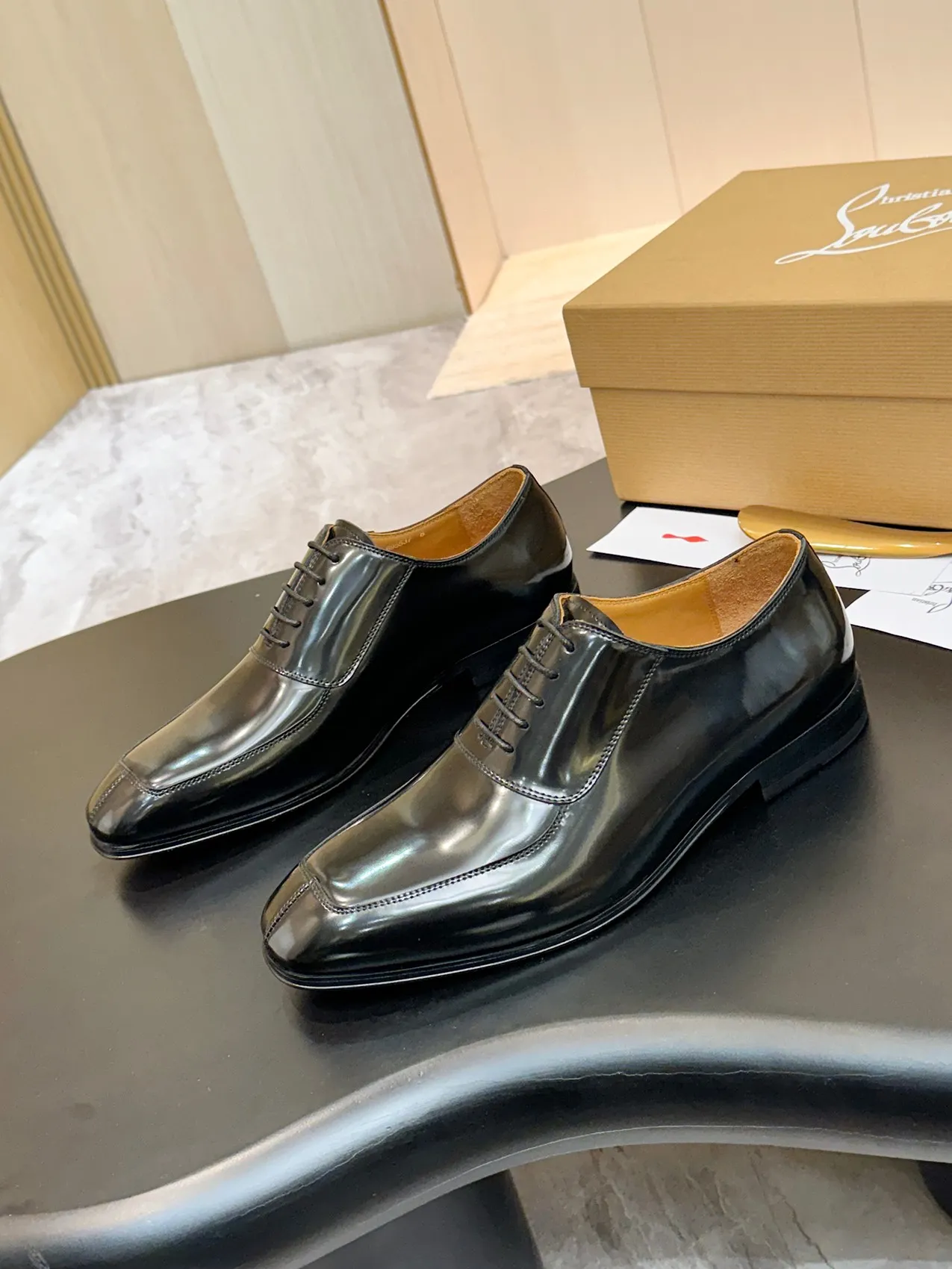 💰960 ••New real shots••CL～High-end men’s 👔Casual•loafers with red soles! ••🆑Genuine and top-quality goods from original orders ••✅💯 Purchase goods from top-quality original orders! Original imported patterned cowhide ➕Imported cowhide lining ➕Cowhide feet ➕Original leather outsole~🉑️Feel free to compare the authentic ones! Size: 39-44 (38.45.46.47 can be customized)